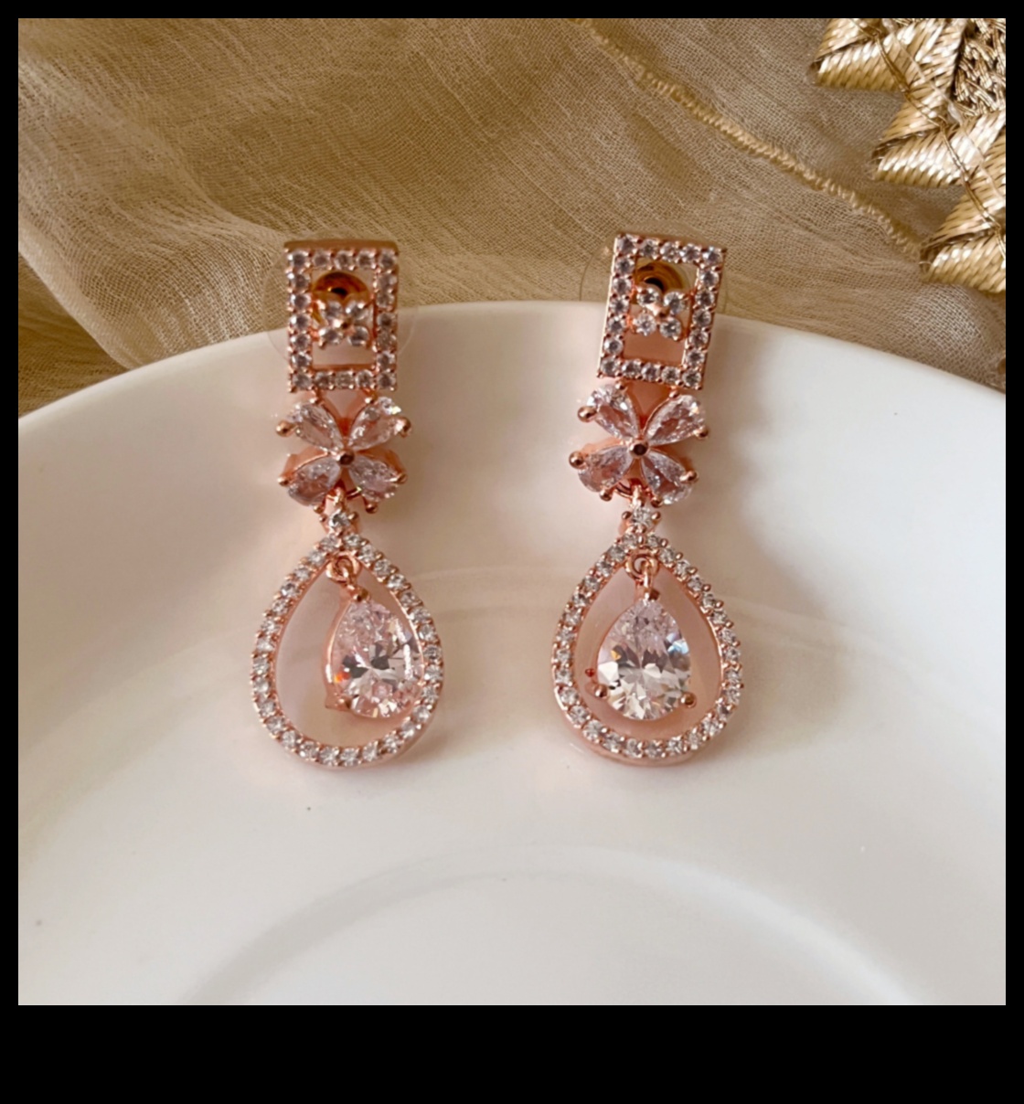 Ethereal Elegance Ανεβάστε το στυλ σας με τα κοσμήματα μόδας 5 Ethereal Elegance: Ανεβάστε το στυλ σας με κοσμήματα μόδας