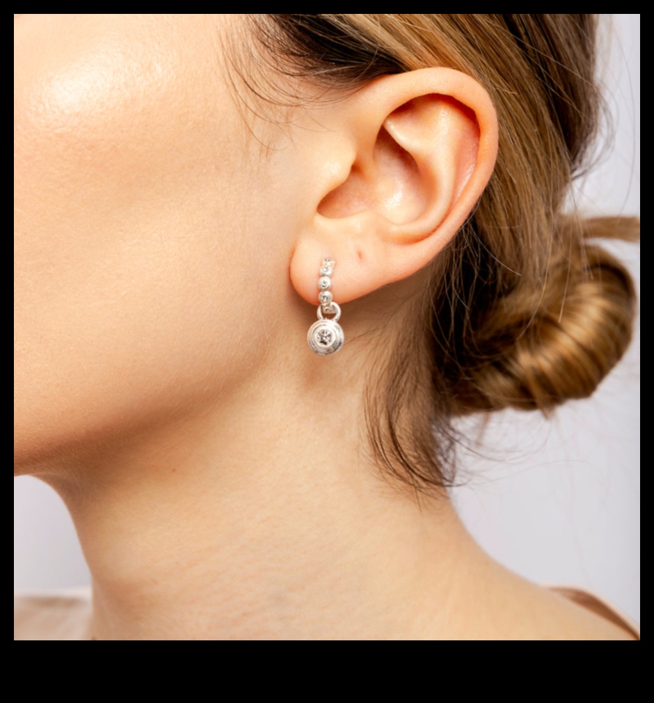 Harmony in Silver: Βρείτε τη μελωδία σας στα Silver Symphony Rings μας