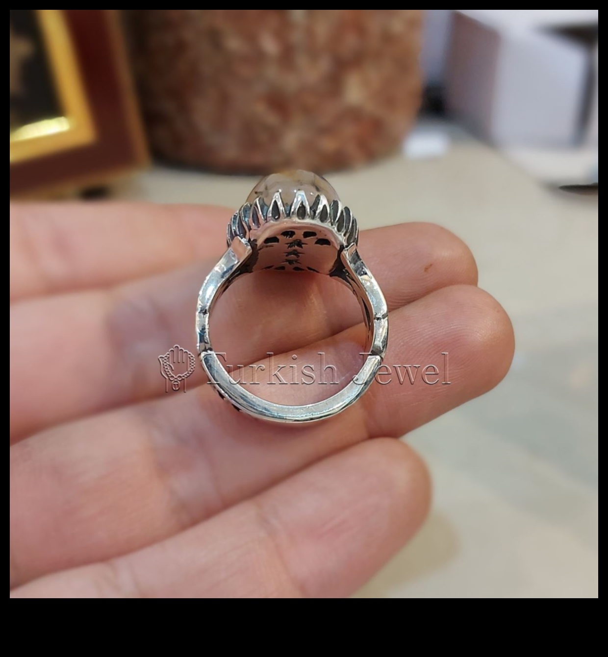 Harmony in Silver: Βρείτε τη μελωδία σας στα Silver Symphony Rings μας