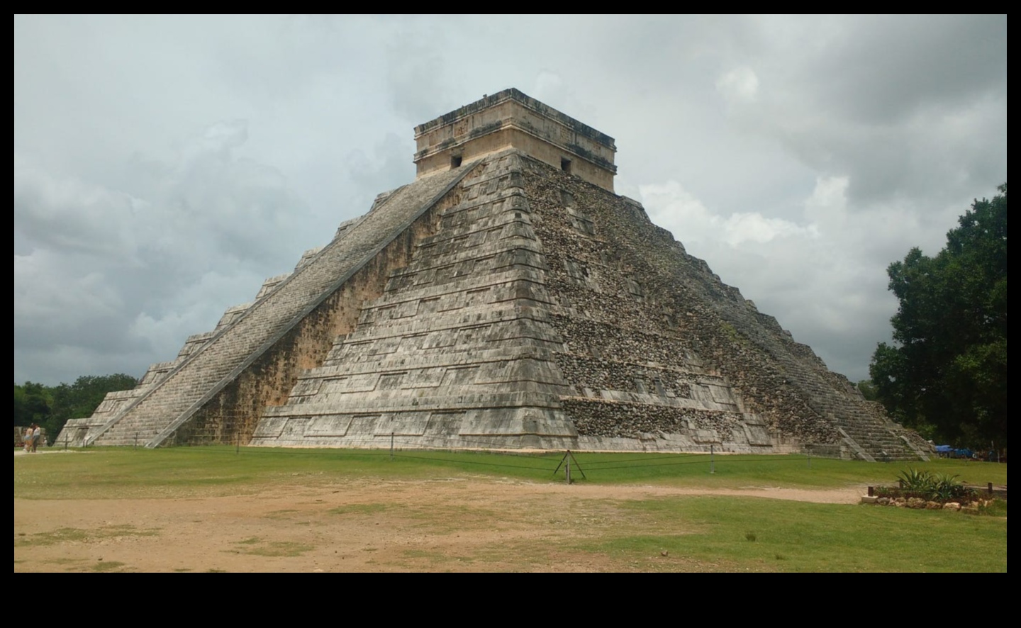 Ένα ταξίδι στο χρόνο Αρχαία θέα των πιο εμβληματικών ιστορικών τοποθεσιών του κόσμου 2 Ancient Vistas: A Visual Journey Through Historical Sites