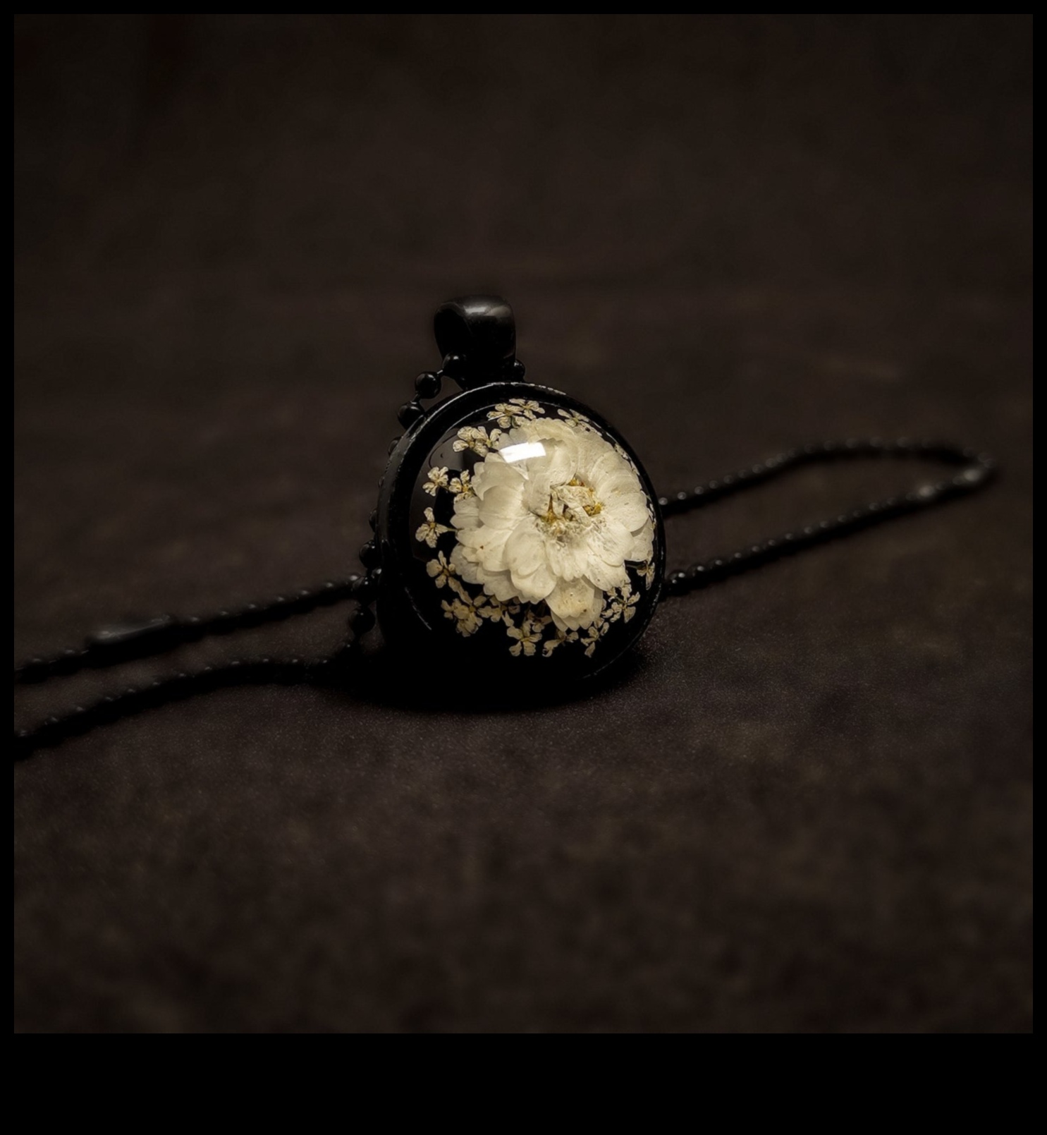 Whimsical Whispers Μια συλλογή από Whisper-Thin κολιέ για να μαγέψουν τις αισθήσεις σας 3 Whimsical Whispers: Hear the Enchantment in Our Whisper-Thin Necklaces