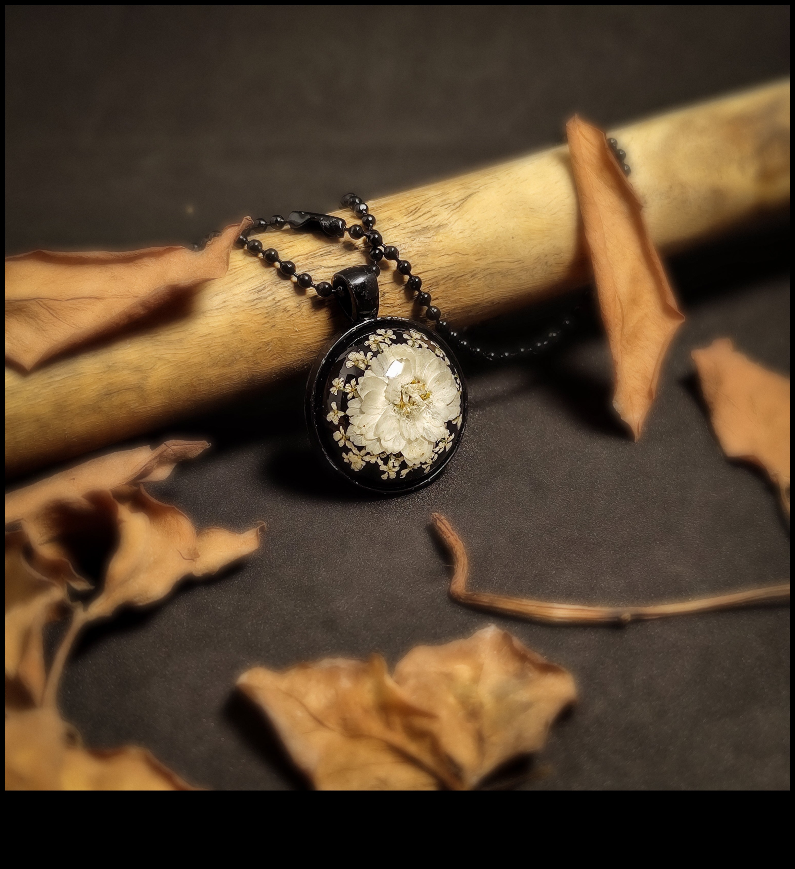 Whimsical Whispers Μια συλλογή από Whisper-Thin κολιέ για να μαγέψουν τις αισθήσεις σας 4 Whimsical Whispers: Hear the Enchantment in Our Whisper-Thin Necklaces