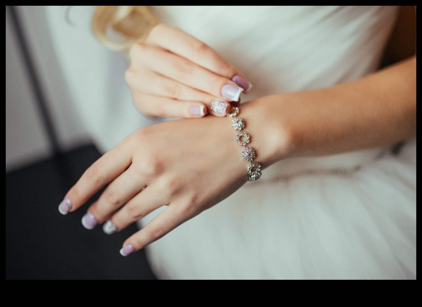 Μοντέρνο Luxe: Εξερευνήστε τη γοητεία των κομψών βραχιολιών