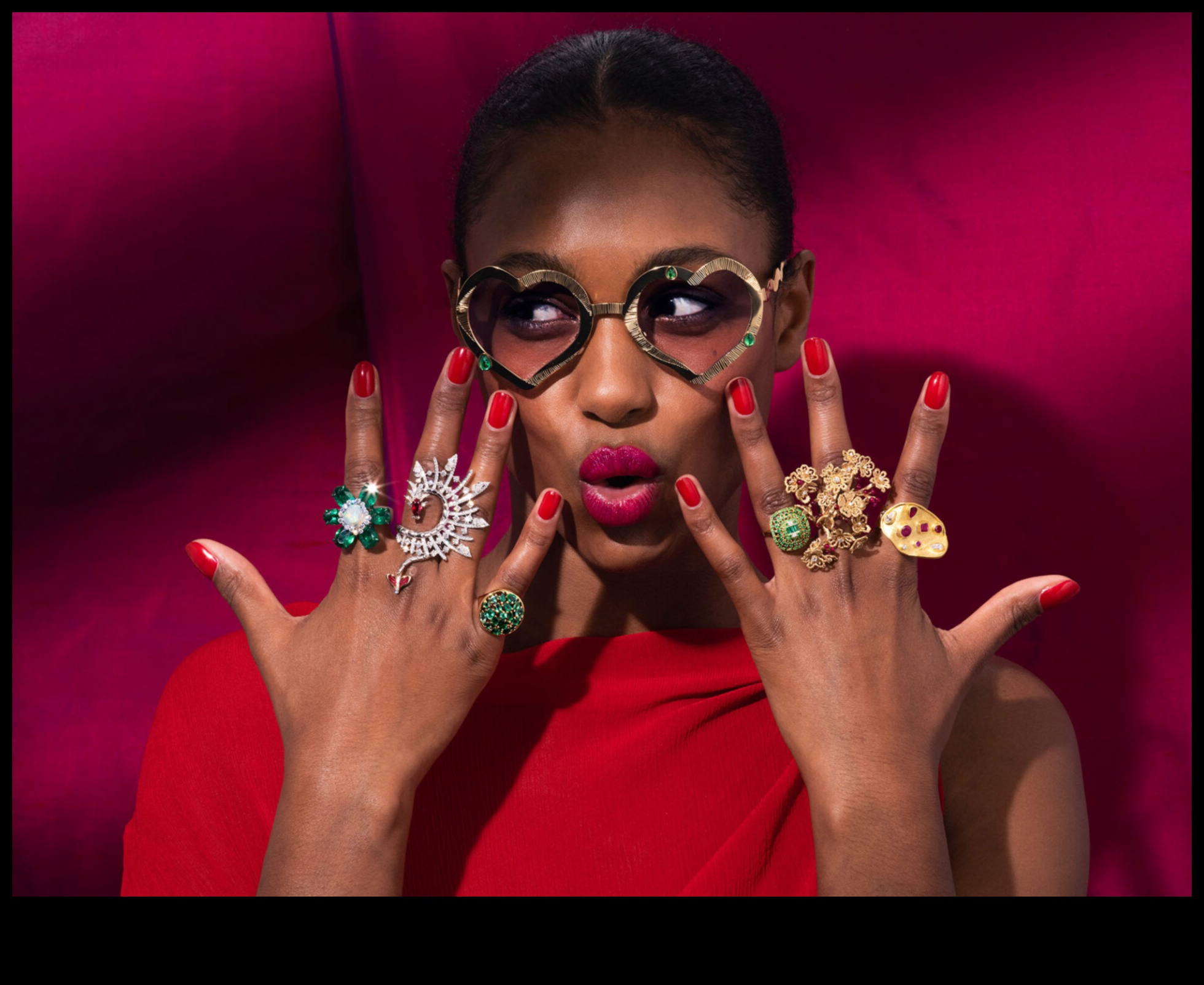 Glamorous Gems Κάντε μια δήλωση με τα εντυπωσιακά δαχτυλίδια μας 1 Glamorous Gems: Κάντε μια δήλωση με τα εντυπωσιακά δαχτυλίδια μας