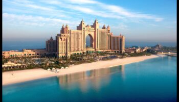 Jetsetter's Journal: Extravagant Stories from Around the Globe