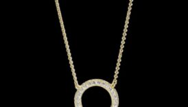 Signature Sparkle: Φωτίστε το στυλ σας με τα εμβληματικά μας κολιέ