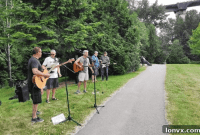 Graham Newberry & Friends Serenade Surrey Park with Free Music