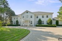 Canada’s Luxury Market Transforms Unevenly Coast to Coast