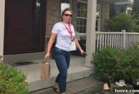 Trentadue Torres Team Fills Local Food Bank Shelves