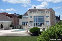 Royal LePage Forges Elite Luxury Real Estate Alliance